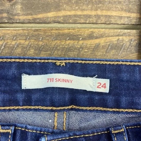 Levi's 711 Skinny Distressed Blue Jeans Women's Size 24 Dark Wash Low Rise - Picture 2 of 8
